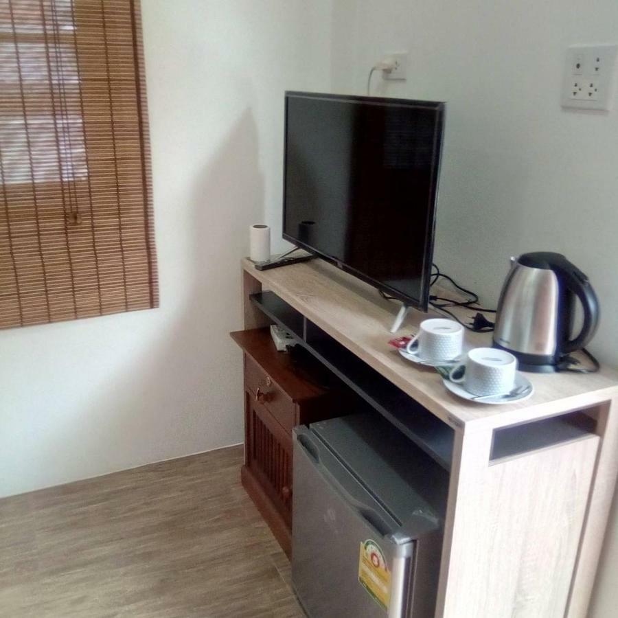 Sunray Guesthouse สุนันท์บ้านพักริมคลอง Uthai Thani Eksteriør bilde