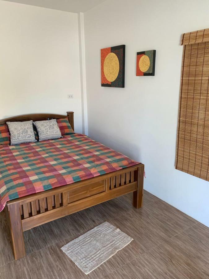 Sunray Guesthouse สุนันท์บ้านพักริมคลอง Uthai Thani Eksteriør bilde